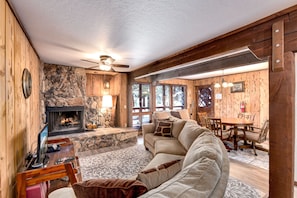 Condo, 2 Bedrooms | Living area | Smart TV