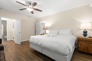 3 bedrooms, desk, iron/ironing board, WiFi