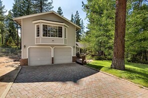 House, 3 Bedrooms | Exterior