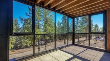 Condo, 3 Bedrooms | Interior