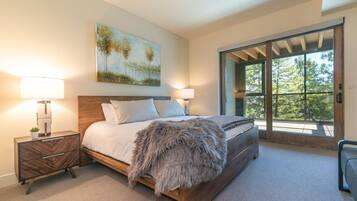 Condo, 3 Bedrooms | 3 bedrooms, iron/ironing board, free WiFi