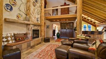 Condo, 4 Bedrooms | Interior