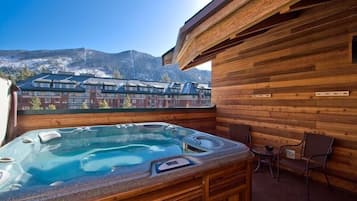 Condo, 4 Bedrooms | Outdoor spa tub
