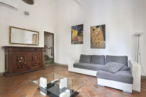 Smart TV - Elegant Loft in the Heart of Florence, Two Steps from the Ponte Vecchio (Firenze)