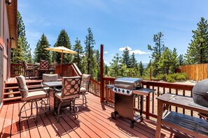 House, 3 Bedrooms | Outdoor dining