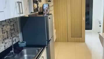 Appart'hôtel, 1 chambre, piscine privée, vue ville | Cuisine privée