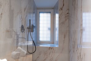 Bathroom - Romart luxury rooms (Rome)