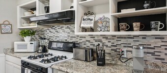 Cozy Temple Home Fenced Yard & Wi-fi 3 Bedroom Home