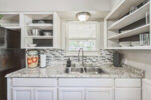 House, 3 Bedrooms | Interior