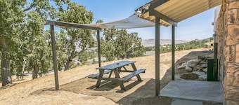 Desert Mountain Escape With Private Hot Tub 5 Bedroom Home