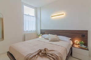 Bügeleisen/Bügelbrett, kostenloses WLAN, Bettwäsche