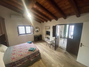 1 chambre, fer et planche Ă repasser, lit parapluie, Wi-Fi gratuit