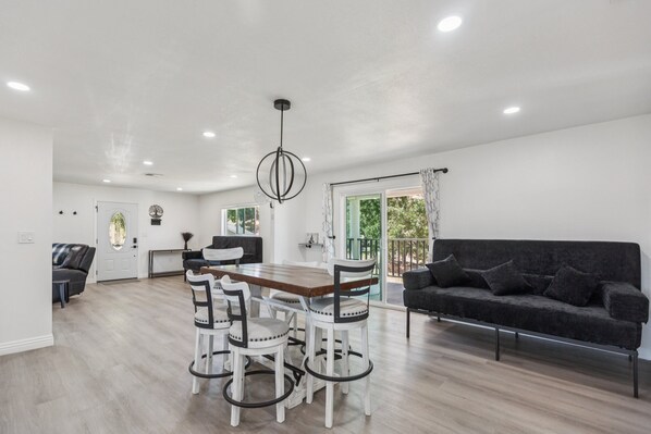 House, 1 Bedroom | Living area | Smart TV, streaming services