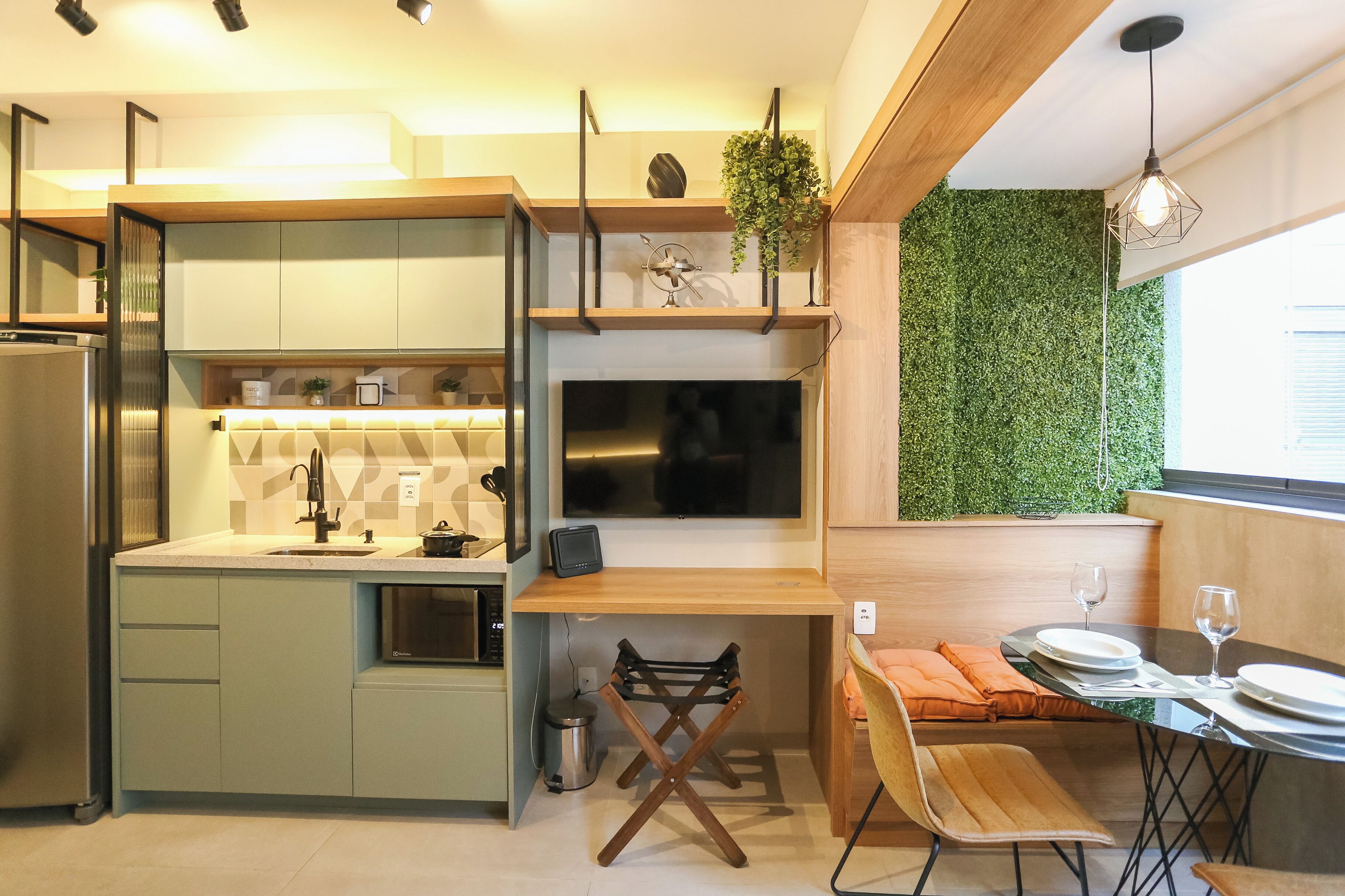 Estúdio | Ferros/tábuas de passar roupa, Wi-Fi de cortesia