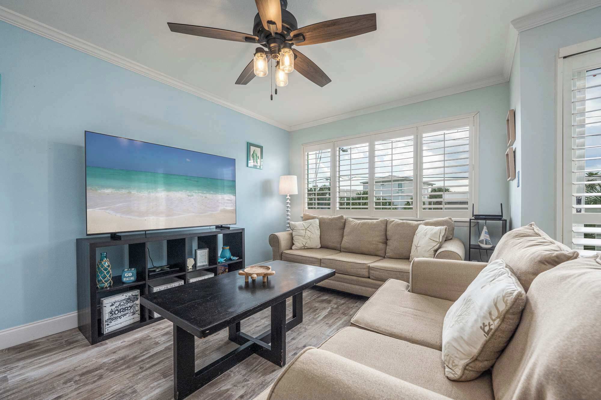 Televisión de pantalla plana de 42 pulgadas con canales digitales 