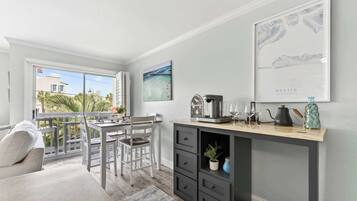 Condo, 1 Queen Bed with Sofa bed, Balcony, Garden View (Emerald Isle Escape) | Interior