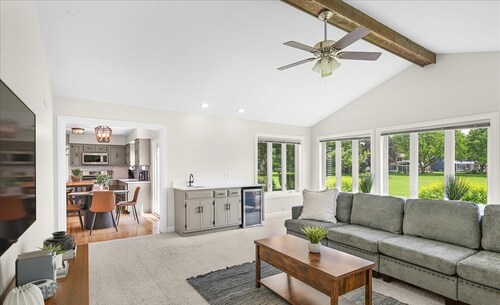 Home away from home, month to month rental, located in North Naperville