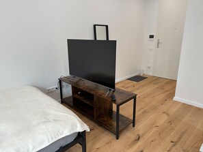 1 bedroom, WiFi, bed sheets, wheelchair access