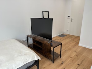 1 bedroom, WiFi, bed sheets, wheelchair access