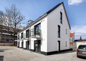 Exterior - Apartment 'Ay Homes 05' with Wi-Fi (Augsburg)