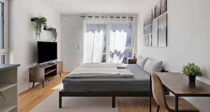 Apartment „Ay Homes 08“ mit Balkon und WLAN