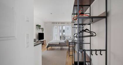 Studio 'Ay Homes 08' mit Balkon und Wi-Fi