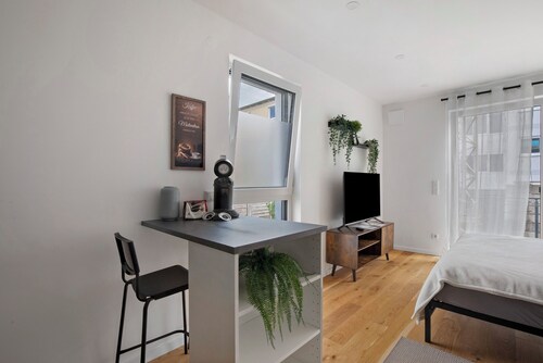 Apartment „Ay Homes 08“ mit Balkon und WLAN