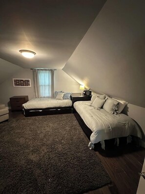 5 habitaciones, escritorio, tabla de planchar con plancha y wifi gratis