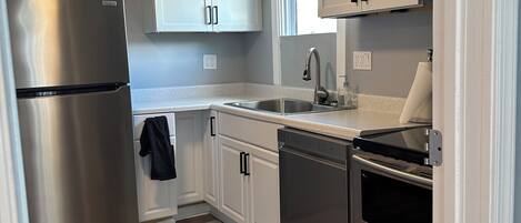 Frigorífic, microones, forn i placa de cuina