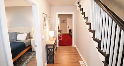 Spacious 5 BR Stay in Westminster | Perfect for Groups & Longer Stays