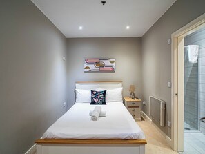 1 bedroom, iron/ironing board, free WiFi, bed sheets - Contemporary Kelham 1-Bed Pet-Friendly Apartment (Sheffield)