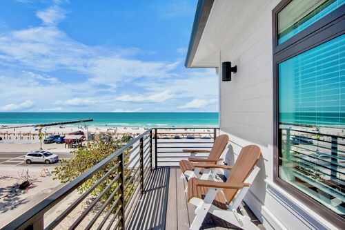 Luxurious Gulf-View Retreat with Rooftop Deck and Private Pool