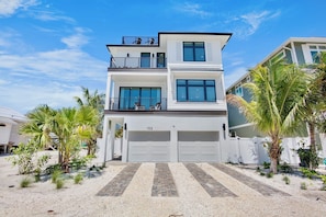 Exterior - Luxurious Gulf-View Retreat with Rooftop Deck and Private Pool (Bradenton Beach)