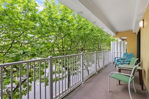 Property grounds - Waves 106 by Seaside Vacations & Sales (Ocean City)