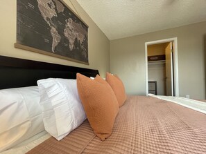 2 bedrooms, desk, iron/ironing board, travel cot