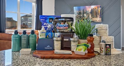 Campus West Nest | King Bed + Walk to CSU