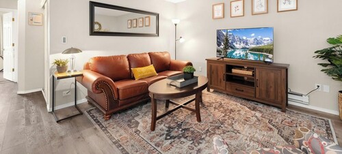 Campus West Nest | King Bed + Walk to CSU