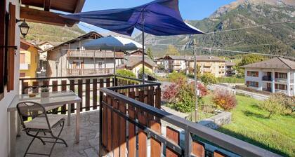 Chalet "Maison Du Coeur - Bien-ĂȘtre" avec vue sur la montagne, terrasse privĂ©e et Wi-Fi
