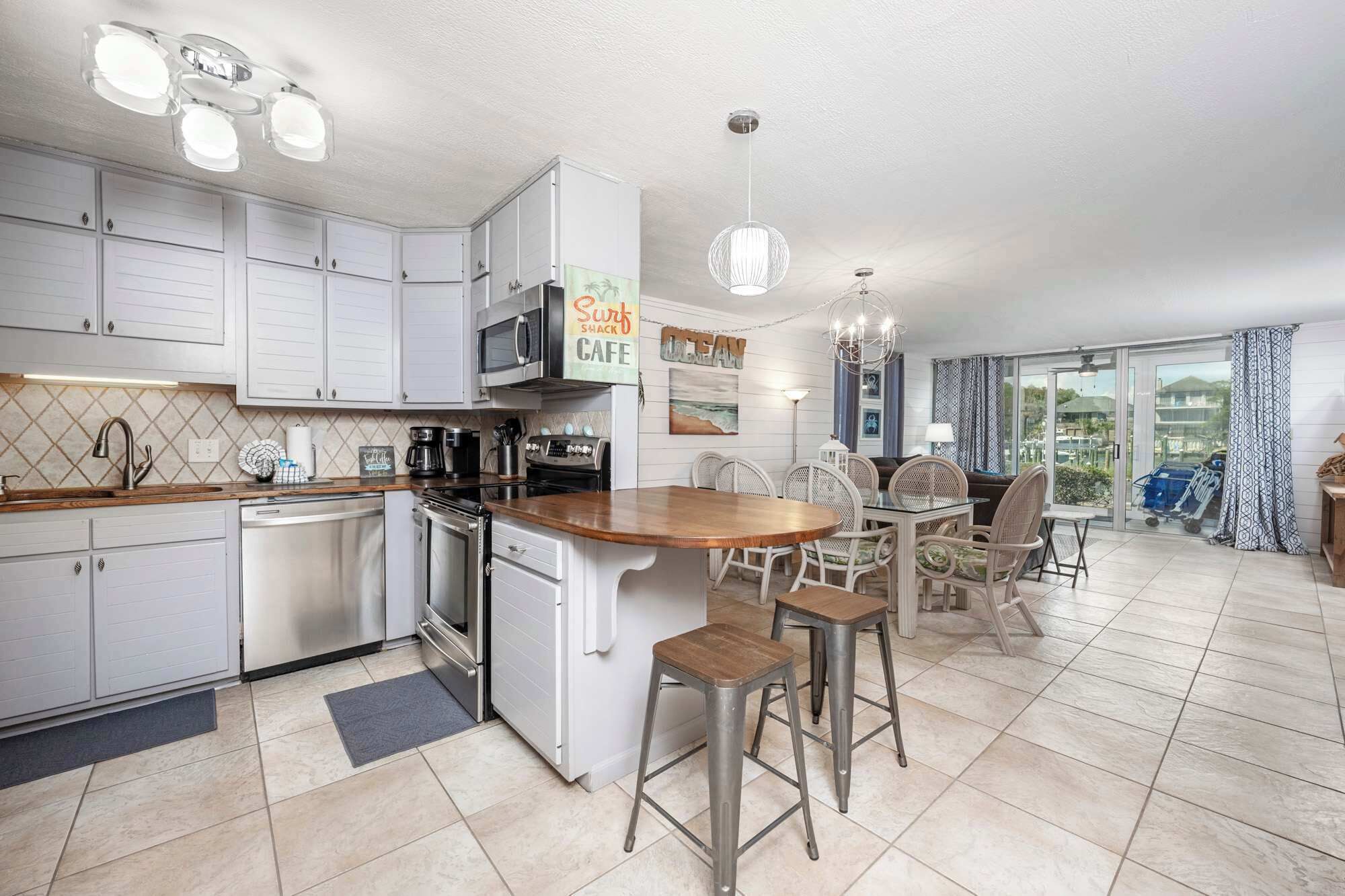 콘도, 침대(여러 개), 파티오, 정원 전망 (The Condor) | 전용 주방 | 냉장고, 전자레인지, 오븐, 쿡탑