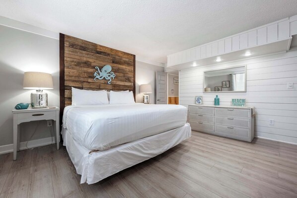 Condo, Multiple Beds, Garden View (The Condor) - Destin Retreat: Walk to Private Beach & Pool (Destin)