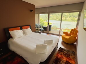 6 bedrooms, iron/ironing board, travel cot, free WiFi