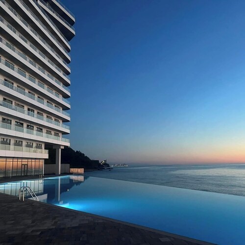 Cozy apartment with open pool in Tsikhisdziri, Georgia