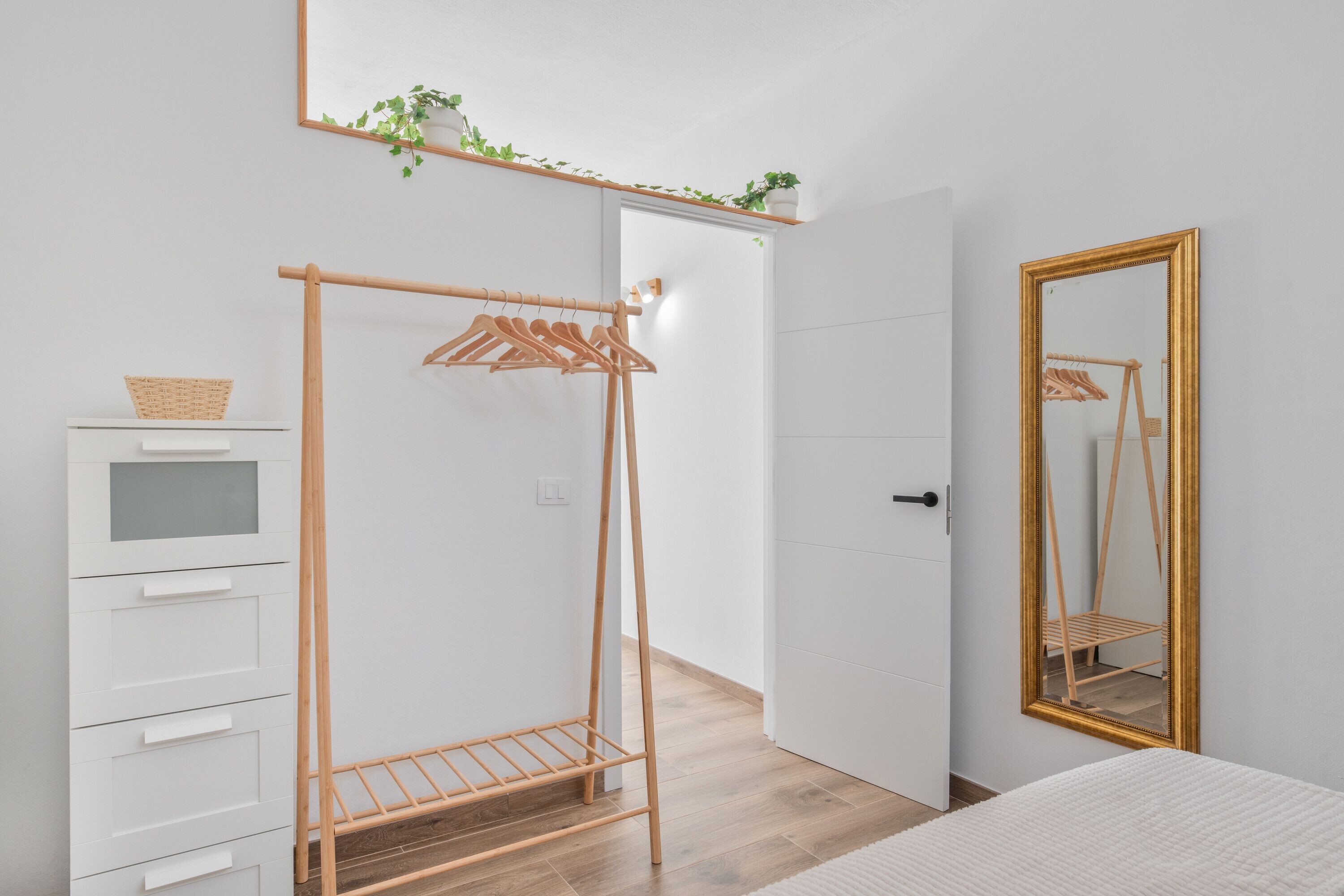 1 slaapkamer, een strijkplank/strijkijzer, wifi, beddengoed