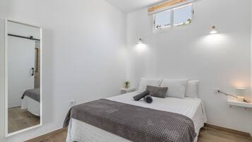 1 slaapkamer, een strijkplank/strijkijzer, wifi, beddengoed