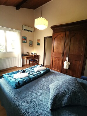 5 soverom, skrivebord, strykejern/-brett og wi-fi (inkludert)