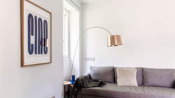Apartment, Terrasse, Seeblick | Wohnzimmer