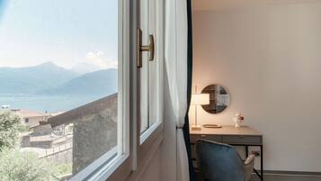 Apartment, Patio, Lake View | Premium bedding, down duvets, iron/ironing board, cots/infant beds