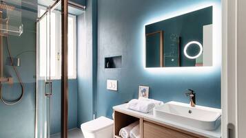 Appartement, patio, vue lac | Salle de bain