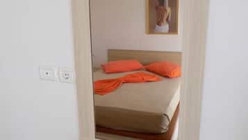 1 bedroom, WiFi, bed sheets