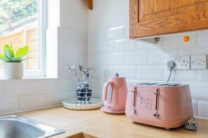 Interior - Beautiful 3BD Home with Rooftop Terrace, Fulham (Greater London)